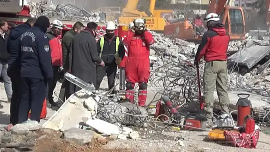 Soruşturma başlatılan binada inceleme yapıldı