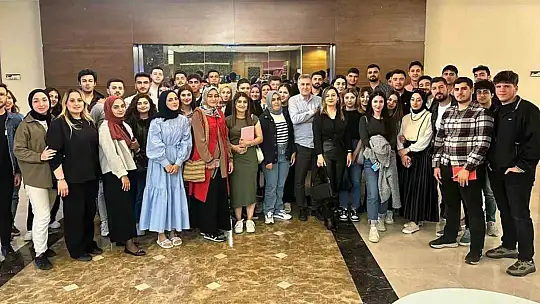 Sosyal Bilimler MYO öğrencilerine ihracatta sınırları aş eğitimi verildi