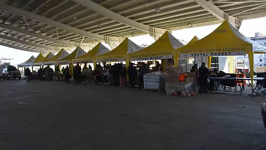 Sosyal marketler depremzedelerin ihtiyaçlarını karşılıyor