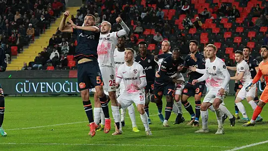 Spor Toto Süper Lig: Gaziantep FK: 0 - Başakşehir: 1 (İlkyarı)