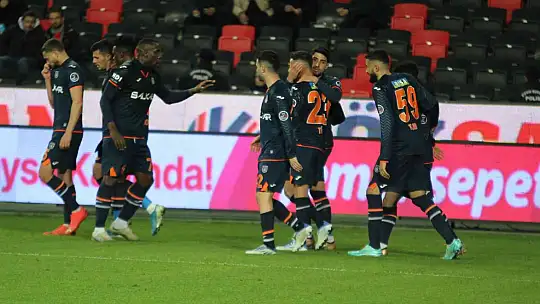 Spor Toto Süper Lig: Gaziantep FK: 0 - Başakşehir: 1 (İlkyarı)