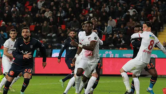 Spor Toto Süper Lig: Gaziantep FK: 0 - Başakşehir: 1 (İlkyarı)