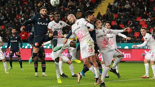 Spor Toto Süper Lig: Gaziantep FK: 0 - Başakşehir: 1 (İlkyarı)