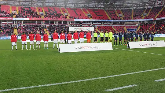 Spor Toto Süper Lig: Gaziantep FK: 0 - Başakşehir: 1 (İlkyarı)
