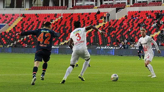 Spor Toto Süper Lig: Gaziantep FK: 0 - Başakşehir: 1 (İlkyarı)