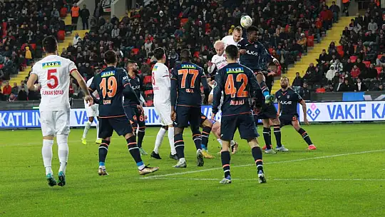 Spor Toto Süper Lig: Gaziantep FK: 1 - Başakşehir: 1 (Maç Sonucu)