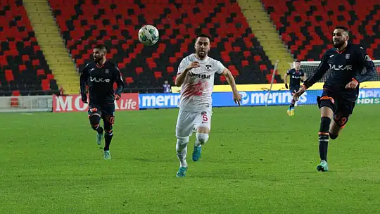 Spor Toto Süper Lig: Gaziantep FK: 1 - Başakşehir: 1 (Maç Sonucu)