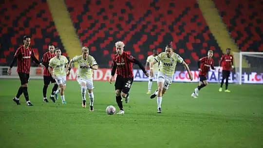 Spor Toto Süper Lig: Gaziantep FK: 0 - Fenerbahçe: 1 (Maç devam ediyor)