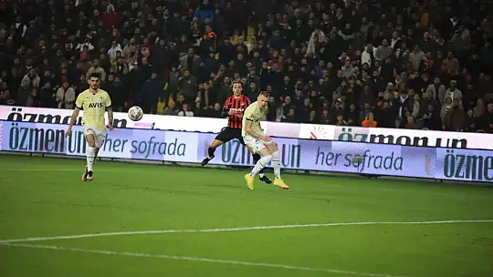Spor Toto Süper Lig: Gaziantep FK: 0 - Fenerbahçe: 1 (Maç devam ediyor)