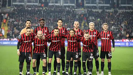Spor Toto Süper Lig: Gaziantep FK: 0 - Fenerbahçe: 1 (Maç devam ediyor)