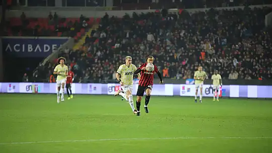 Spor Toto Süper Lig: Gaziantep FK: 0 - Fenerbahçe: 1 (Maç devam ediyor)