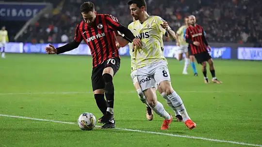 Spor Toto Süper Lig: Gaziantep FK: 0 - Fenerbahçe: 1 (İlk yarı)
