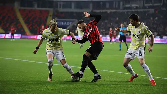 Spor Toto Süper Lig: Gaziantep FK: 0 - Fenerbahçe: 1 (İlk yarı)