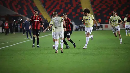 Spor Toto Süper Lig: Gaziantep FK: 0 - Fenerbahçe: 1 (İlk yarı)