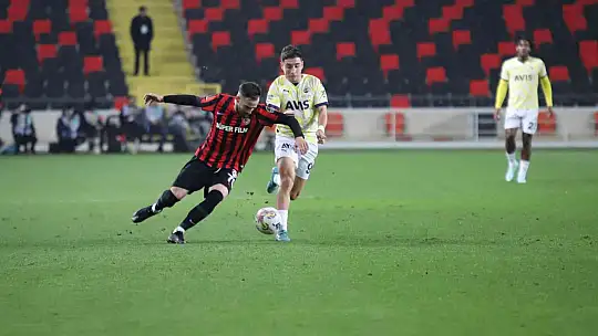 Spor Toto Süper Lig: Gaziantep FK: 0 - Fenerbahçe: 1 (İlk yarı)