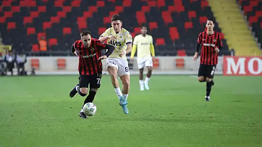 Spor Toto Süper Lig: Gaziantep FK: 0 - Fenerbahçe: 1 (İlk yarı)