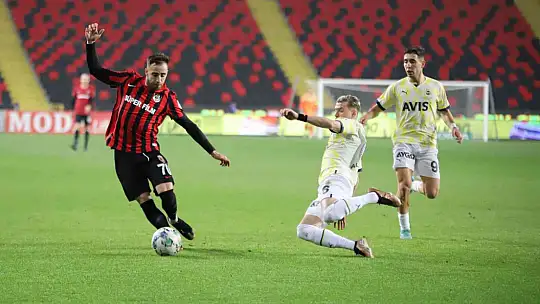 Spor Toto Süper Lig: Gaziantep FK: 0 - Fenerbahçe: 1 (İlk yarı)