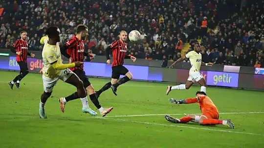 Spor Toto Süper Lig: Gaziantep FK: 1 - Fenerbahçe: 2 (Maç sonucu)