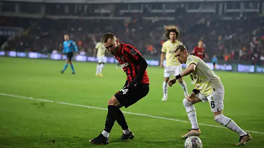 Spor Toto Süper Lig: Gaziantep FK: 1 - Fenerbahçe: 2 (Maç sonucu)