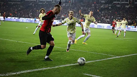 Spor Toto Süper Lig: Gaziantep FK: 1 - Fenerbahçe: 2 (Maç sonucu)