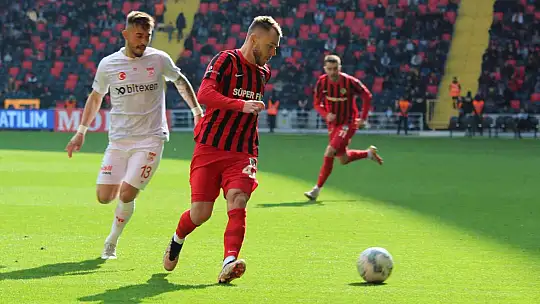 Spor Toto Süper Lig: Gaziantep FK: 0 - DG Sivasspor: 1 (İlk yarı)