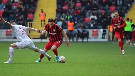 Spor Toto Süper Lig: Gaziantep FK: 0 - DG Sivasspor: 1 (İlk yarı)