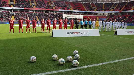 Spor Toto Süper Lig: Gaziantep FK: 0 - DG Sivasspor: 1 (İlk yarı)