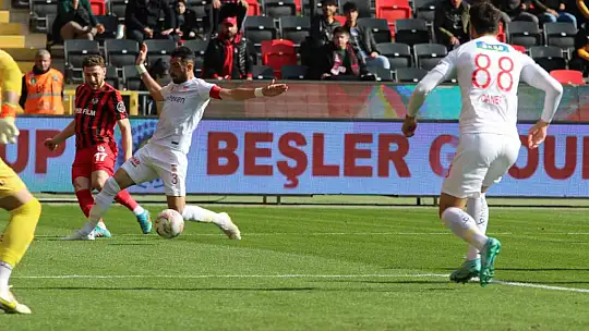 Spor Toto Süper Lig: Gaziantep FK: 0 - DG Sivasspor: 1 (İlk yarı)
