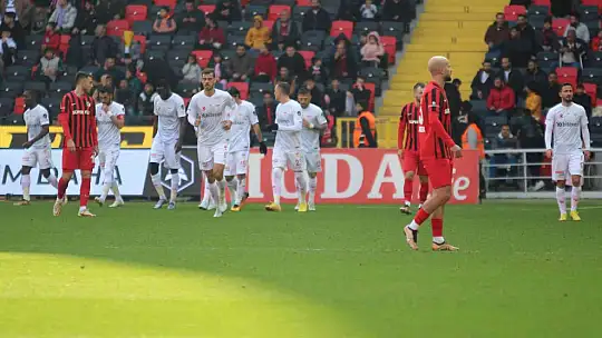 Spor Toto Süper Lig: Gaziantep FK: 0 - DG Sivasspor: 1 (İlk yarı)