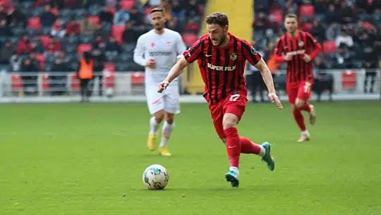 Spor Toto Süper Lig: Gaziantep FK: 0 - DG Sivasspor: 1 (İlk yarı)