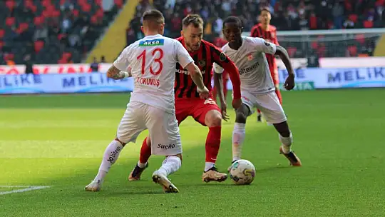 Spor Toto Süper Lig: Gaziantep FK: 0 - DG Sivasspor: 1 (İlk yarı)