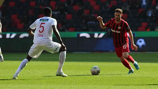 Spor Toto Süper Lig: Gaziantep FK: 0 - DG Sivasspor: 1 (İlk yarı)