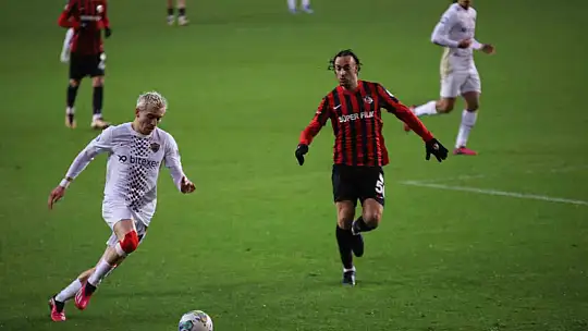 Spor Toto Süper Lig: Gaziantep FK: 1 - A. Hatayspor: 1 (İlk yarı)