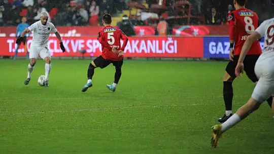 Spor Toto Süper Lig: Gaziantep FK: 1 - A. Hatayspor: 1 (İlk yarı)
