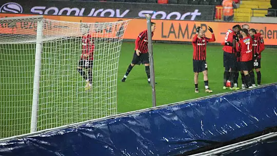 Spor Toto Süper Lig: Gaziantep FK: 4 - A. Hatayspor: 1 (Maç sonucu)