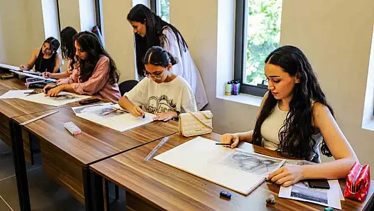 ŞSM'deki resim kursu yoğun ilgi görüyor