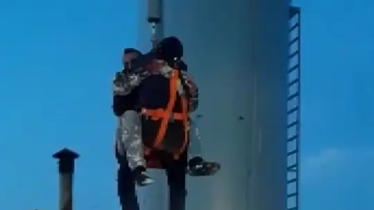 Su deposunda 15 saat mahsur kaldılar