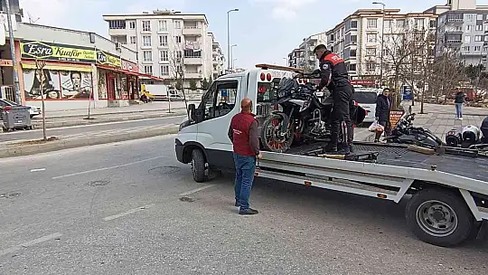 Şüpheli şahısları kovalayan yunus polisleri kaza yaptı: 2 yaralı