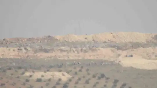 Suriye'de, YPG/PKK'lı teröristlerin cirit attığı mevziler boş kaldı