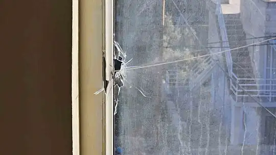Suriye'den gelen mermi Karkaşmış'ta bir eve isabet etti