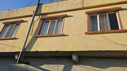 Suriye'den gelen mermi Karkaşmış'ta bir eve isabet etti