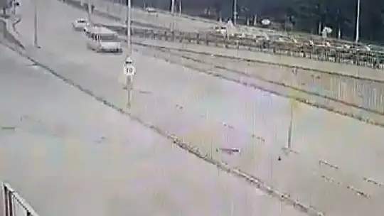 Sürücünün öldüğü feci kaza güvenlik kamerasında