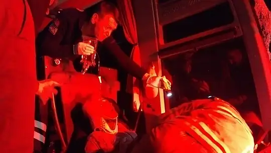 Balıkesir'in Susurluk ilçesinde outlet tesisleri mevkiinde trafik kazasında 33 kişi yaralandı.
