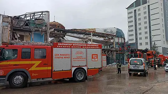 Tadilattaki düğün salonunda yangın