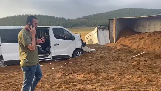 TAG Otoyolu'nda 5 aracın karıştığı kazada ortalık savaş alanına döndü: 2 ölü, 20 yaralı