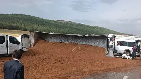 TAG Otoyolu'nda 5 aracın karıştığı kazada ortalık savaş alanına döndü: 2 ölü, 20 yaralı