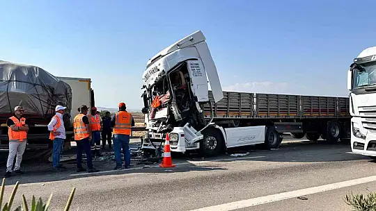 TAG Otoyolu'nda 7 araçlı zincirleme kaza: 1 ölü, 6 yaralı