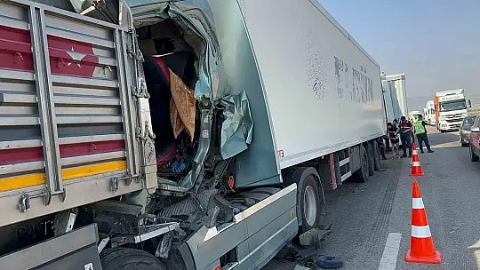 TAG Otoyolu'nda 7 araçlı zincirleme kaza: 1 ölü, 6 yaralı