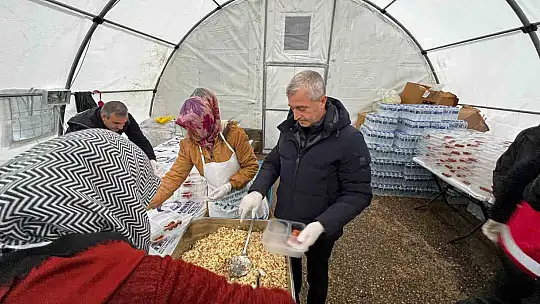 Tahmazoğlu Adıyamanlı depremzedelerle iftar açtı