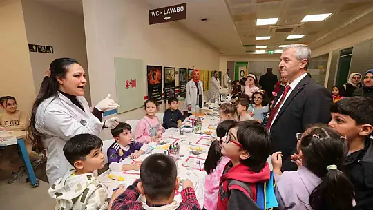 Tahmazoğlu Bilim Şenliğinde öğrencilerle bir araya geldi